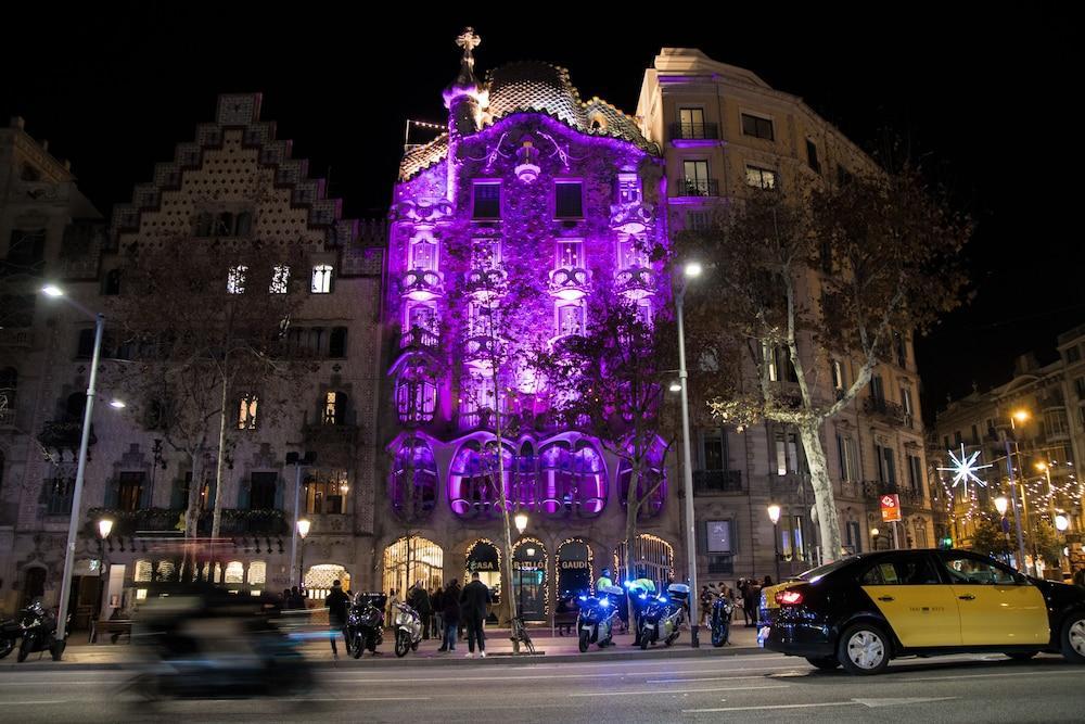 Sant Jordi Hostels Sagrada Familia Barcelona Eksteriør bilde